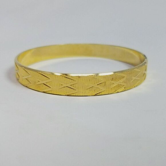 Vintage Gold Tone Bangle Bracelet, Zig Zag M Style Pattern Design, Unsigned - Picture 2 of 7
